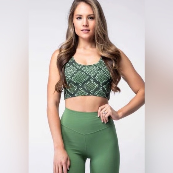 Balance Athletica Other - Balance Athletica  sports bra with padded inserts in “viper” green Small
